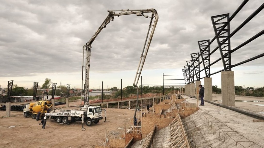 El nuevo polideportivo de Esteban Echeverría: ya trabajan en la construcción del estadio cubierto en la mega obra en El Jagüel
