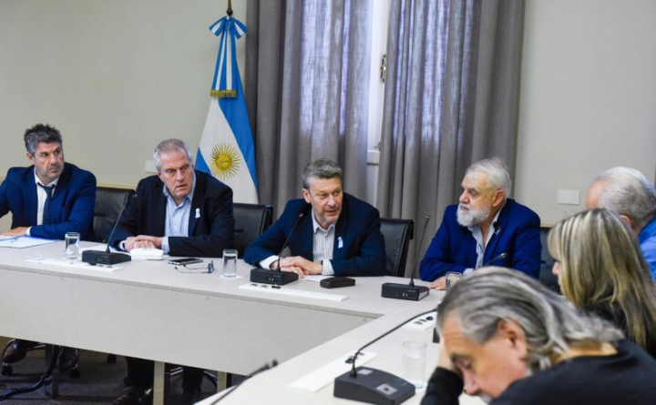 Acuerdo para un aumento del 12% en salarios de la docencia universitaria