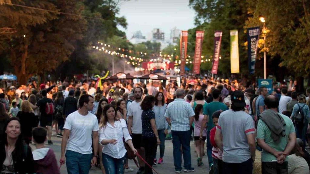 Llega Chacinar, el festival de Tandil que quiere romper el récord y hacer el salame más largo del mundo: cuándo es