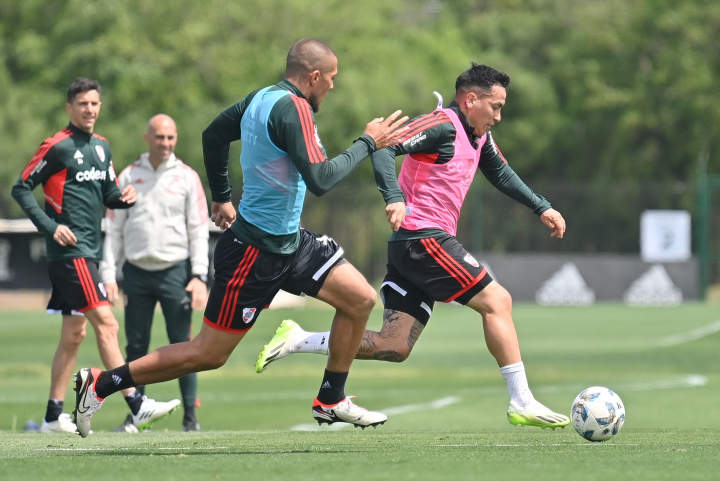 River va por el triunfo ante el «Globo» para sostener diferencia sobre el «Rojo»