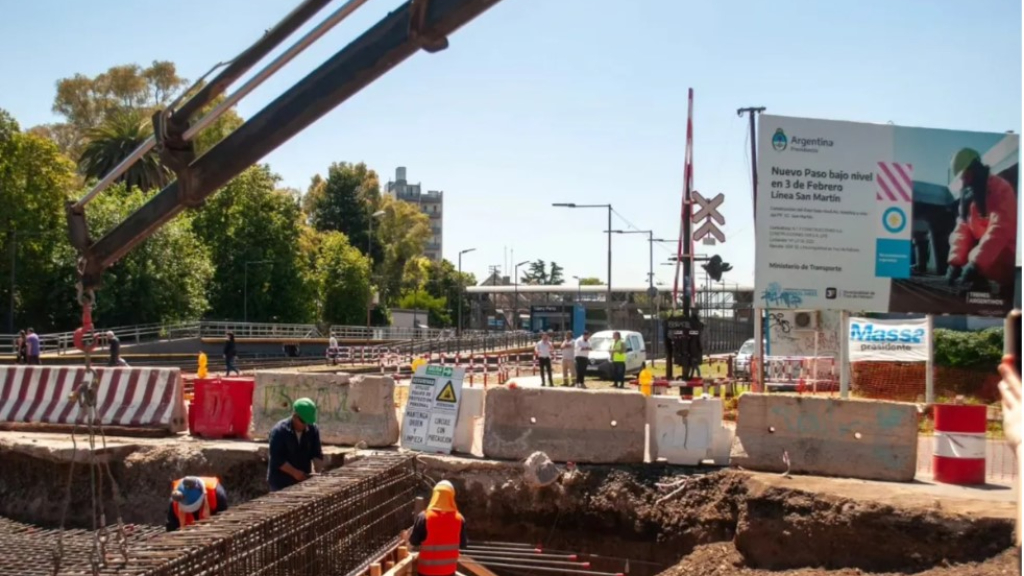 Los trabajos en el túnel de Sáenz Peña se concentran a metros de la estación del tren San Martín.