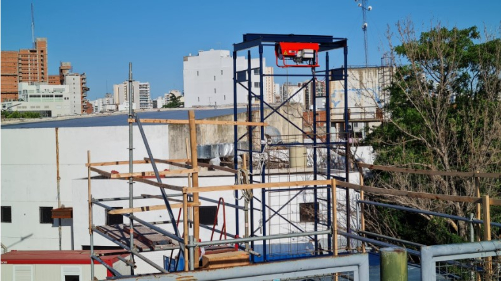 Ya están trabajando en la punta sur del andén 1 de la estación Avellaneda del tren Roca.
