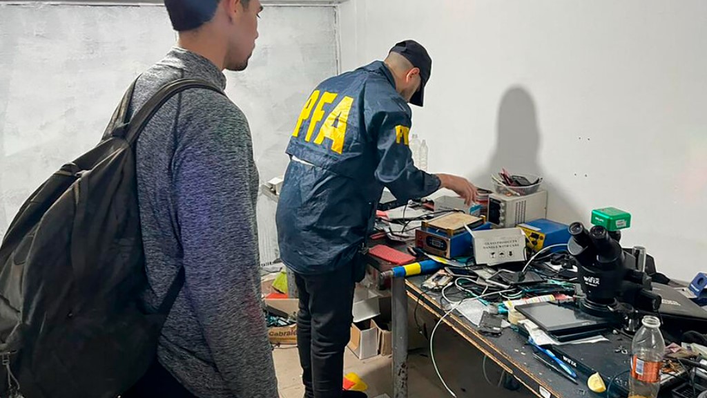 La Mafia del Hentai: quiénes están detrás de la increíble organización que cayó acusada de las amenazas de bomba en los trenes