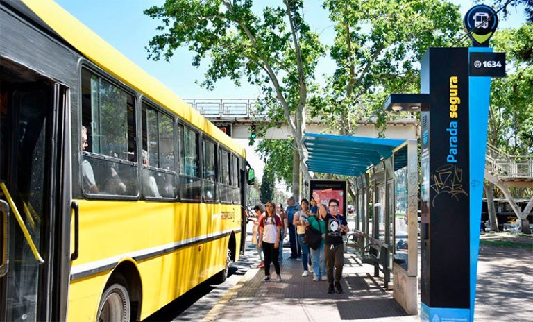 Mediante el sistema que vincula la SUBE con el 911, detuvieron a un hombre por agredir a una mujer