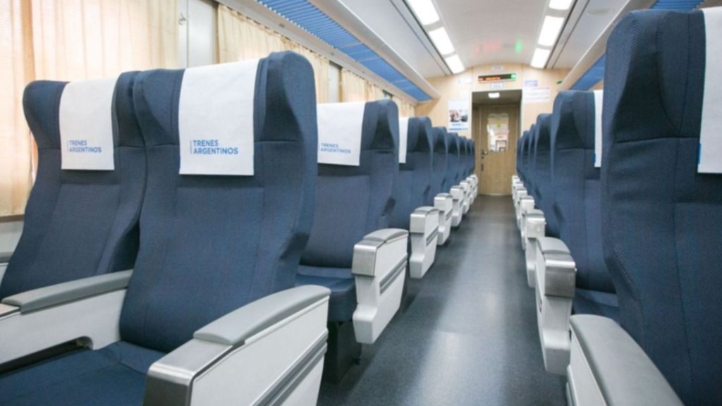 Trenes de larga distancia para el verano 2024: cuándo salen a la venta y las claves para no fallar al comprarlos