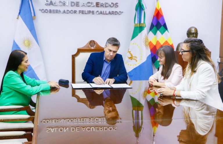 🔴 PROVINCIALES | Por primera vez el Gobierno del Chaco y la Universidad Nacional de Lomas de Zamora firman acuerdo para trabajar en conjunto