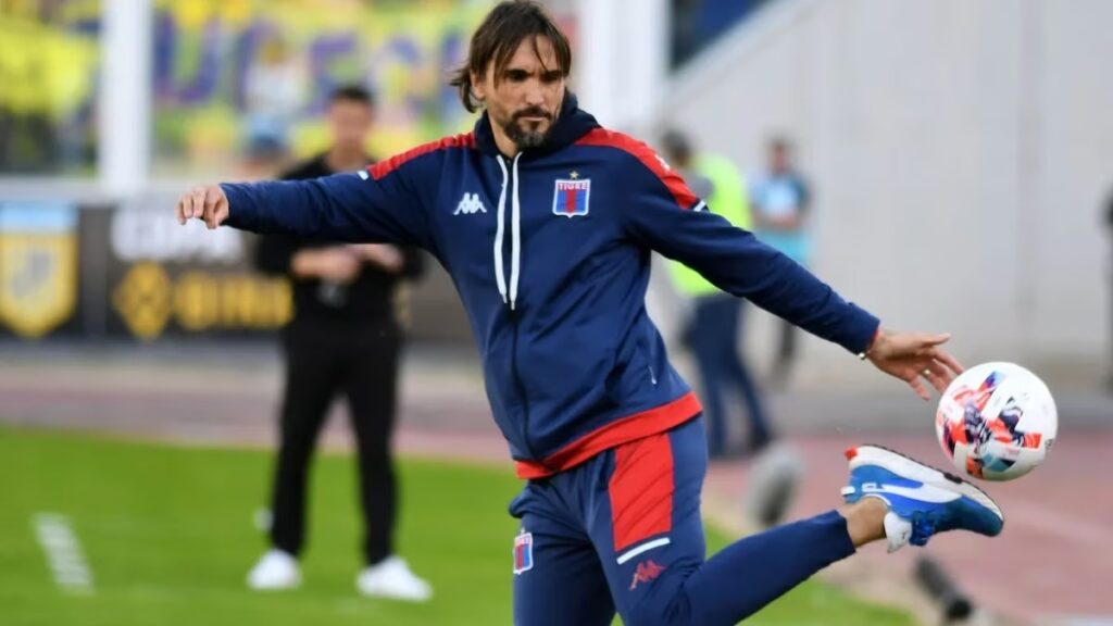 Boca busca técnico: el pasado en el Xeneize de Diego Martínez, el DT de Tigre que seduce a Juan Román Riquelme