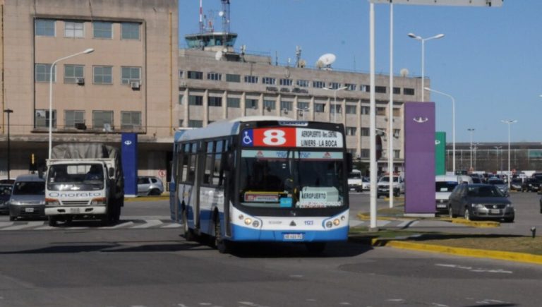 Por primera vez, el Aeropuerto de Ezeiza y el Aeroparque estarán unidos por un colectivo: cómo será el recorrido de la nueva línea 8
