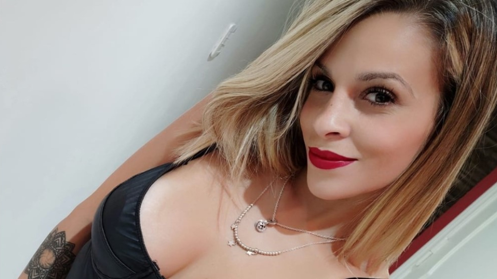 Tatiana Ruiz pelea por su vida luego de ser arrastrada por su novio, que manejaba una camioneta Ford Ranger.