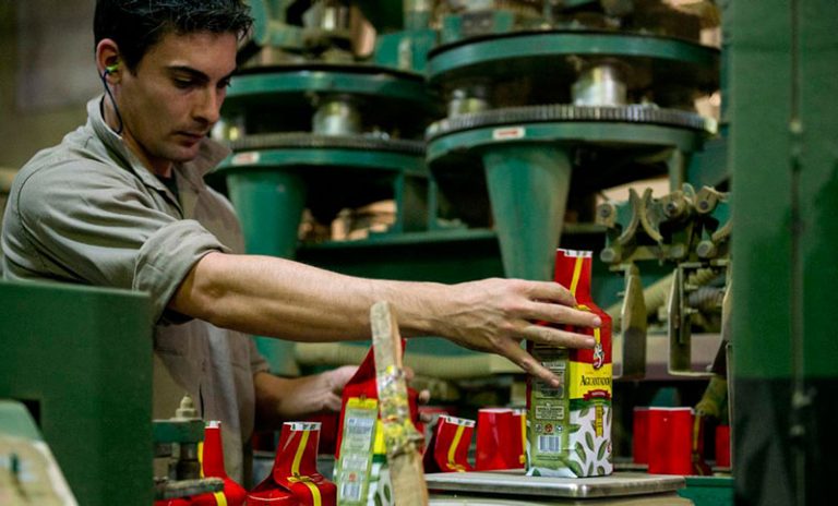 Advierten que la derogación de la Ley de Compre Argentino afectará a la producción y el empleo