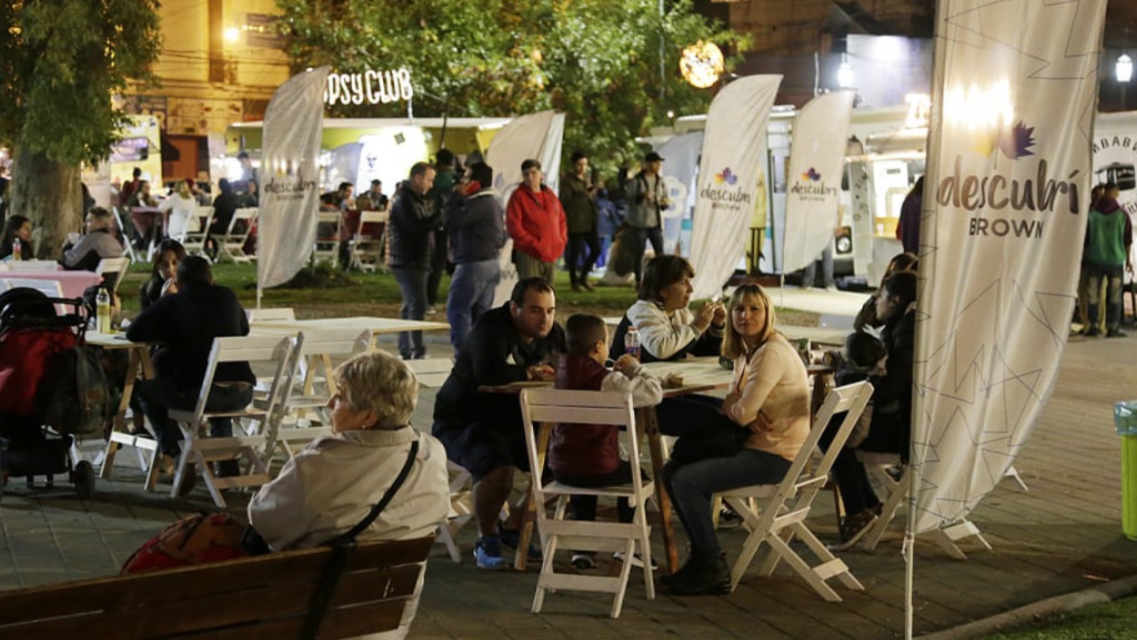 Llega “Adrogué a Cielo Abierto” con calles cortadas y ferias para comprar regalos navideños: de qué se trata y cuándo será