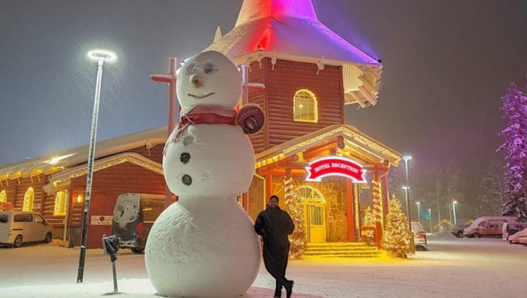 La increíble vida de Nahuel Ríos, el vecino de Pilar radicado en Finlandia que trabaja en la mágica casa de Papá Noel