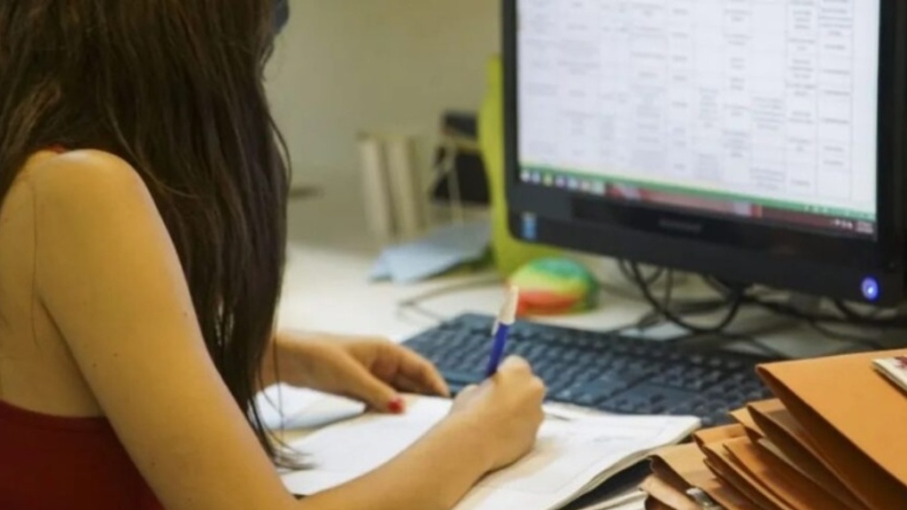 Tres de Febrero, pasantías, trabajo