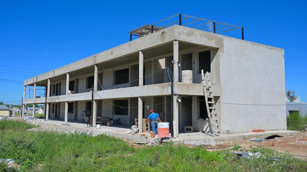 Escobar, obra pública, salud, educación