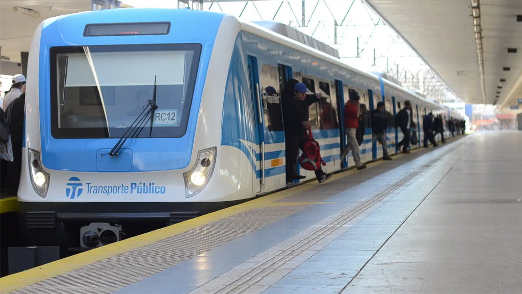 Nuevo aumento en trenes y colectivos: cuánto costará el boleto desde el 1 de mayo y cuál será el nuevo saldo negativo de la tarjeta SUBE