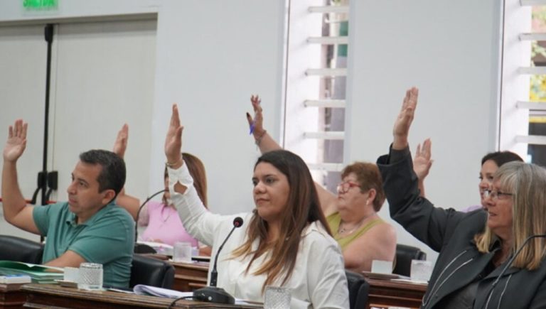 Merlo: aprobaron un fuerte aumento de tasas municipales para 2024 que va del 92% al 230%, según la propiedad