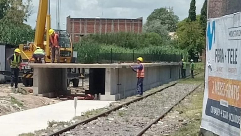 El nuevo ramal entre Caseros y Haedo del tren San Martín avanza a paso lento: por qué trabajan solo en una estación