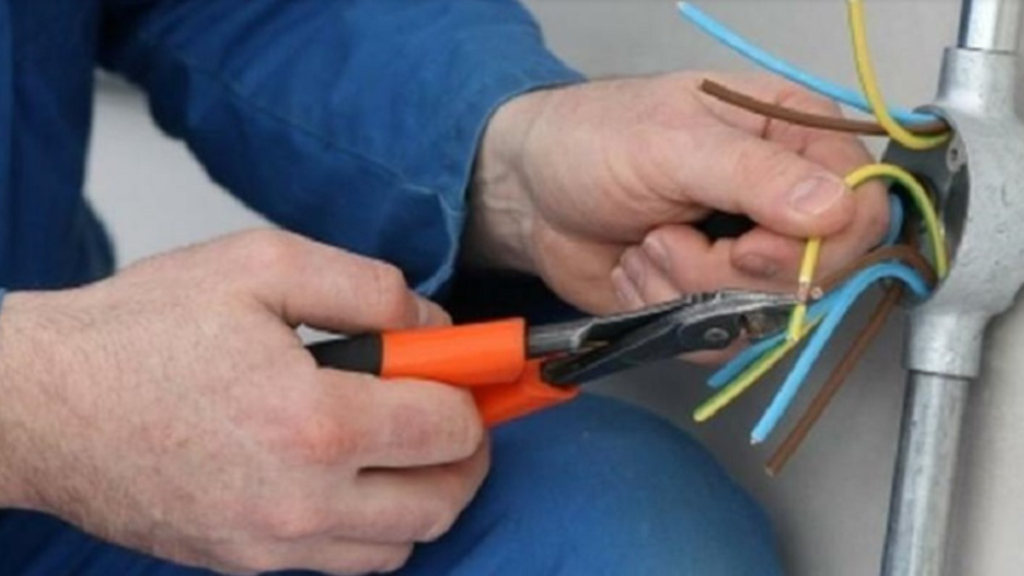 Curso de electricidad Escuela de Artes y Oficios Merlo