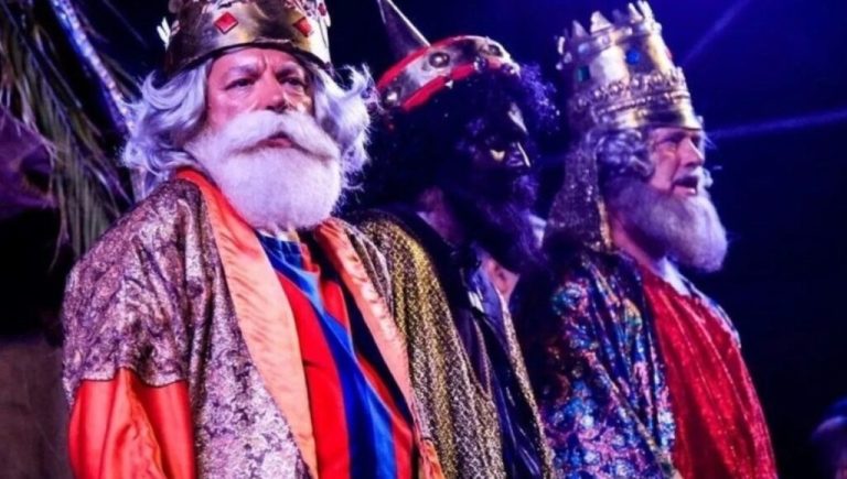 En Lomas de Zamora, los Reyes Magos salen en dos caravanas: el recorrido de cada una para que los chicos reciban los regalos