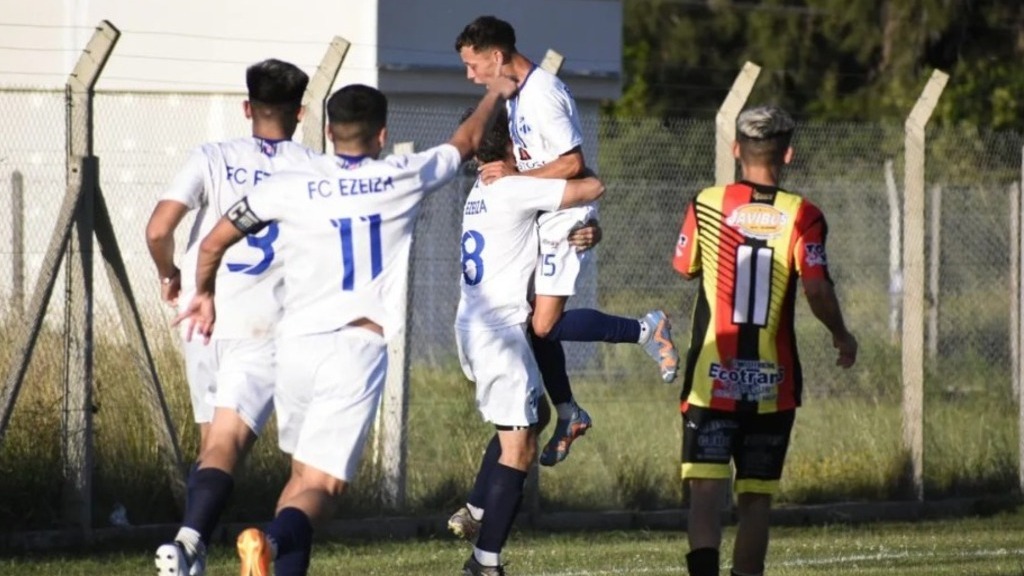 Santiago Maratea, FC Ezeiza, AFA