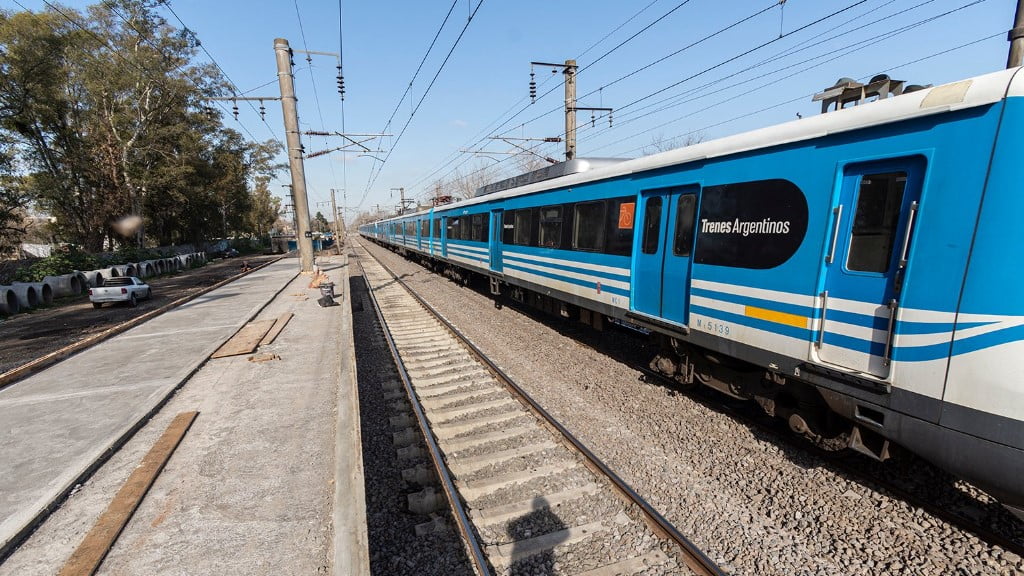 Almirante Brown construye la primera parada ferroviaria en más de un siglo: las imágenes de la nueva estación del tren Roca