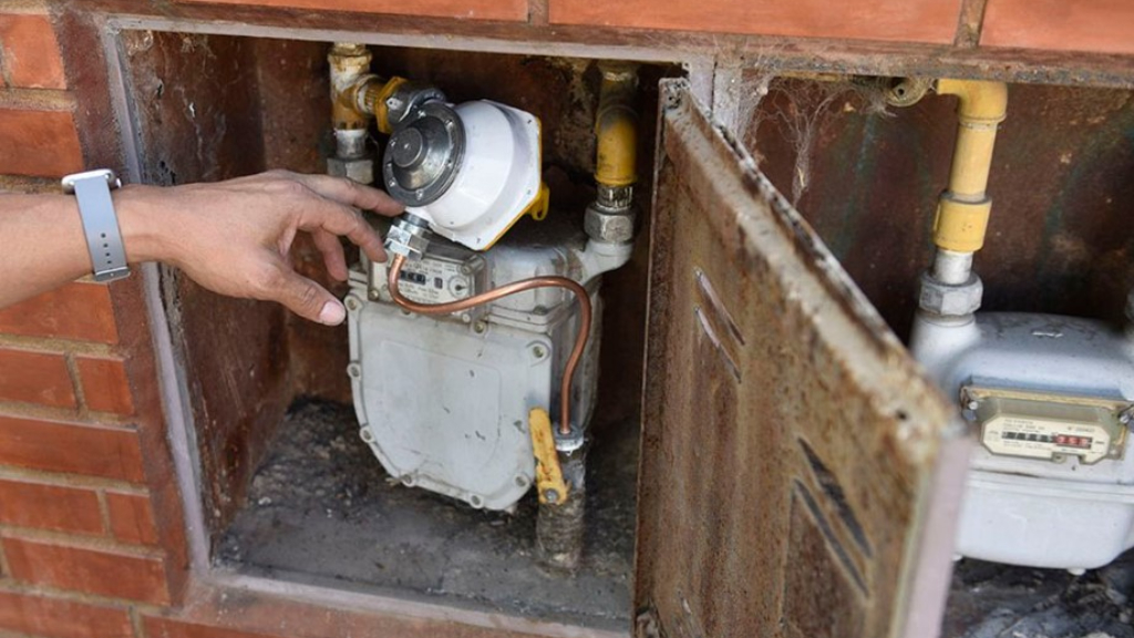 Los medidores de gas tienen apenas 40 centíimetros de cobre, y aún así los delincuentes los cortan para sumar kilos y luego revenderlos.