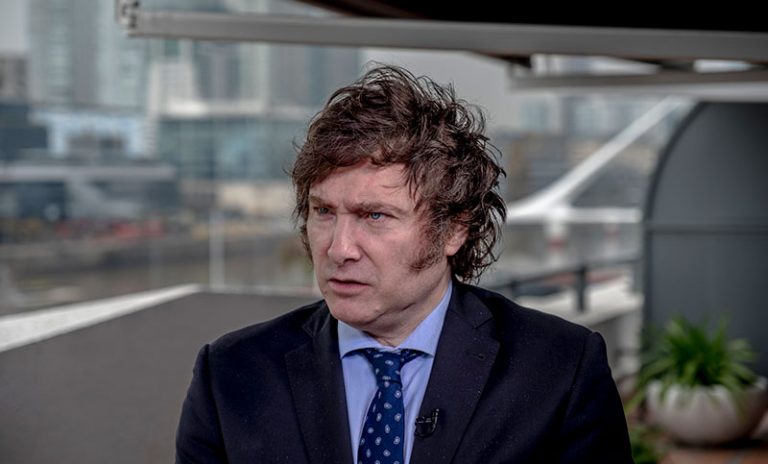 Los mercados perciben un «cambio de época» con Milei, pero tienen «incógnitas» del plan económico y la gobernabilidad