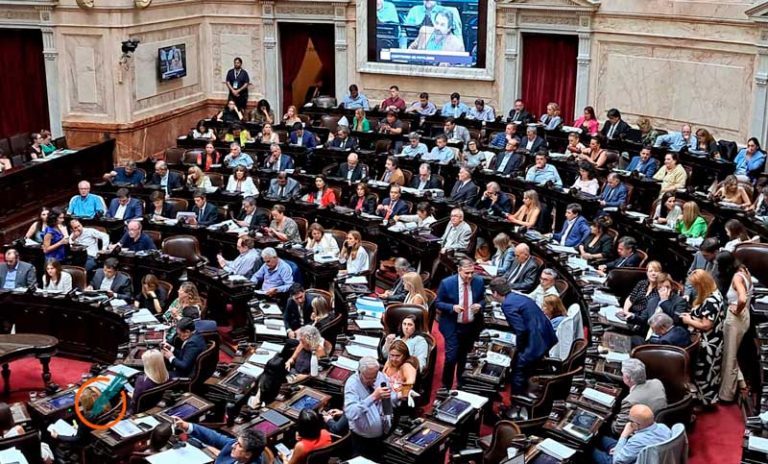 El gobierno evalúa extender las sesiones extraordinarias para tratar normas antilavado