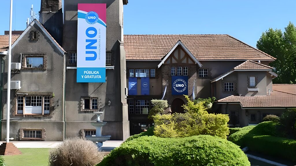 Crisis en las universidades: la escuela de Humanidades de la Universidad Nacional del Oeste (UNO) tuvo que mudar sus instalaciones por falta de presupuesto.