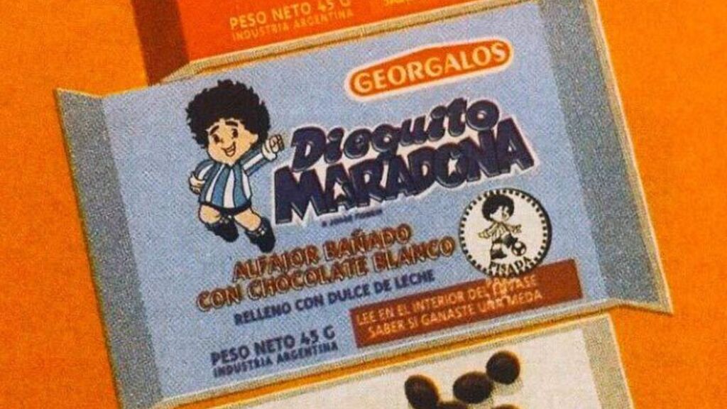 La "gema" que le falta a Lucas Accinelli, el coleccionista de Villa Bosch: el envoltorio del alfajor Dieguito Maradona.