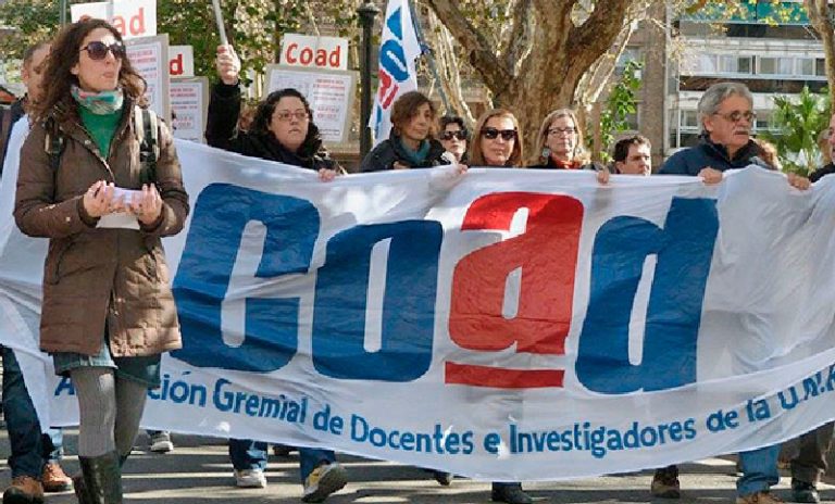 Los docentes de la UNR votan hasta el miércoles 3 de abril para definir un nuevo plan de lucha