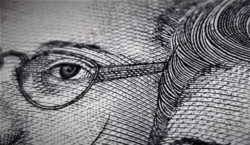 El nuevo billete de 2.000 tieene una información clave en las patillas de los anteojos de Cecilia Grierson y Ramón Carrillo.