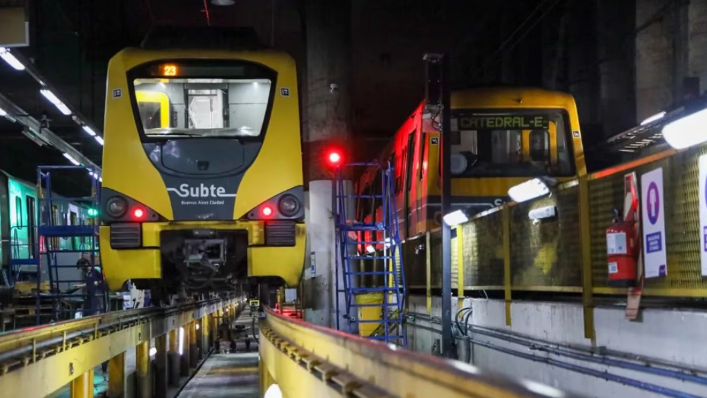 Las obras en la Linea D del subte porteño estuvieron centradas en el cambio de los sistemas eléctricos de las señales para mejorar la frecuencia de los trenes.
