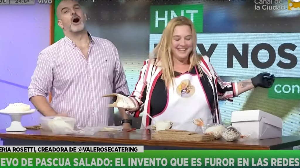 Valeria Rosetti en la televisión junto a Nacho Goano, cuando la wildense saltó a la fama por su original idea de hacer huevos de Pascua salados.