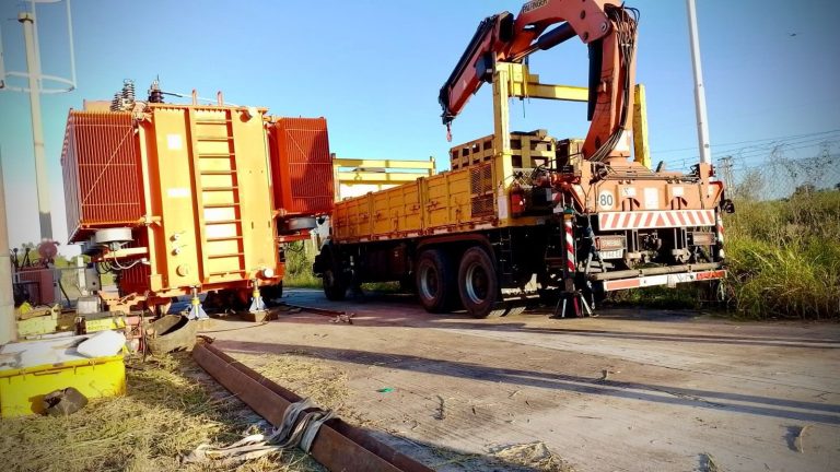 🔴 QUITILIPI | Operativo de reemplazo de transformador: servicio eléctrico garantizado