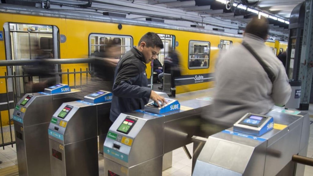 Aumenta el transporte en junio: cuánto costarán los boletos de colectivos, de trenes y de subtes