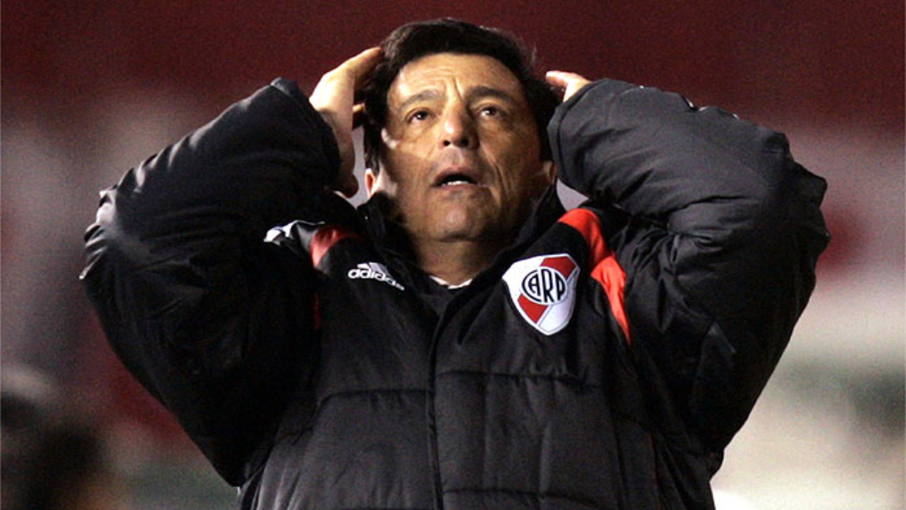 Daniel Passarella, River Plate, descenso, debut, Primera División