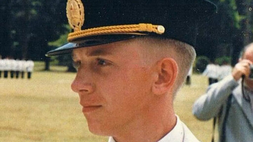 Fabián Schultz, Chica Latina, Policía Bonaerense, cantante, Lomas de Zamora