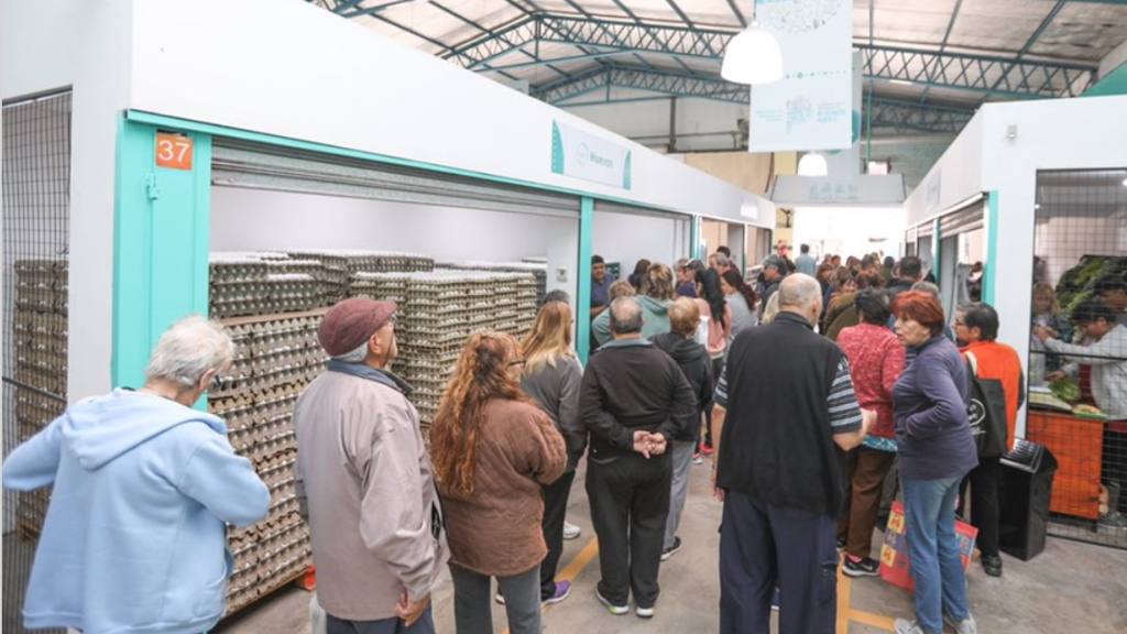 Los vecinos de Hurlingham ya pueden aprovechar las ofertas del flamante Mercado Municipal del distrito.