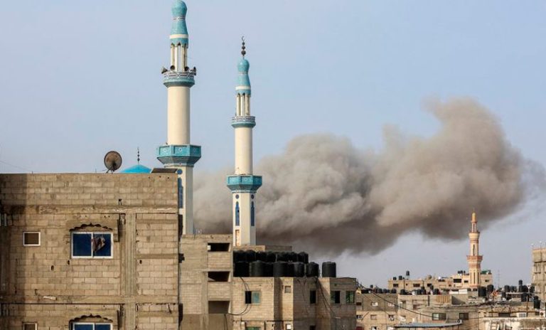 Reino Unido, presionado para dejar de vender armas a Israel tras muerte de cooperantes