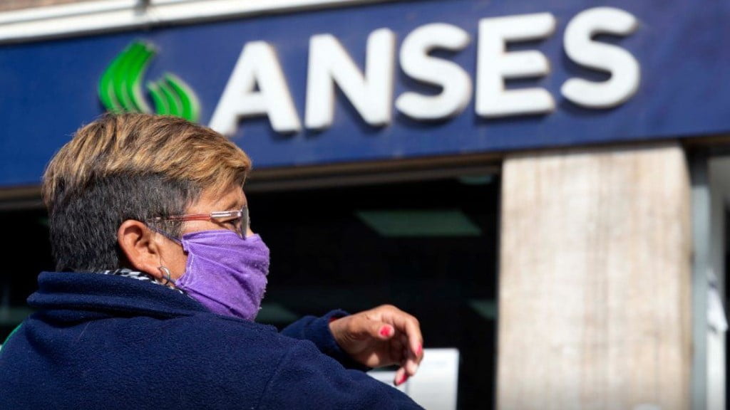 ANSES informó cuándo se cobrarán las jubilaciones, pensiones y asignaciones en junio: el calendario completo