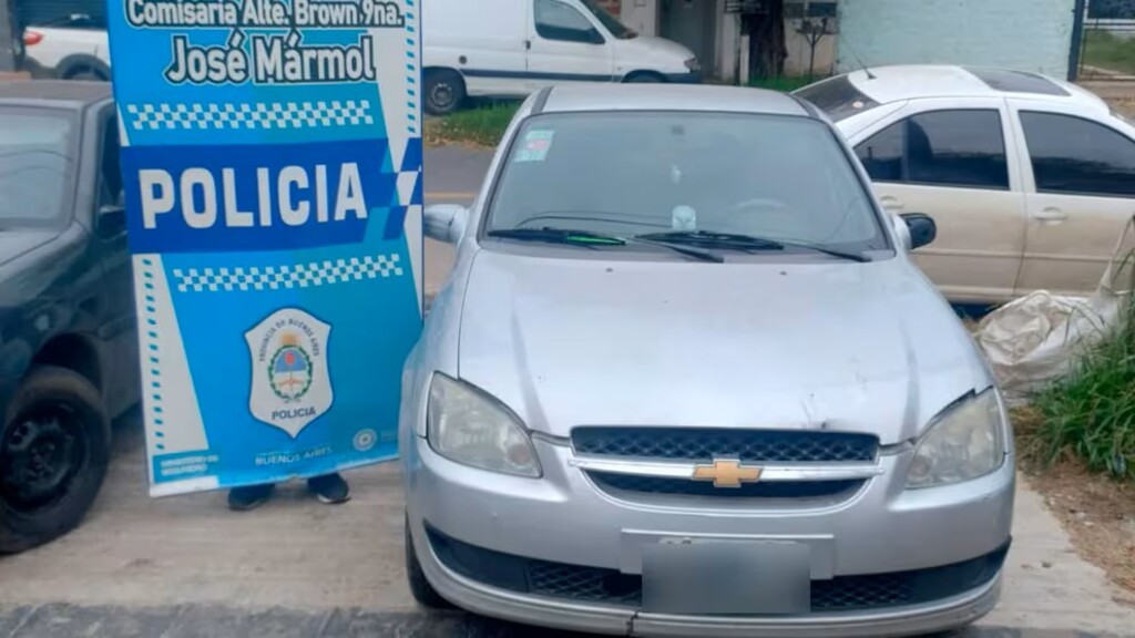 hijo, concejal libertario, jubilada