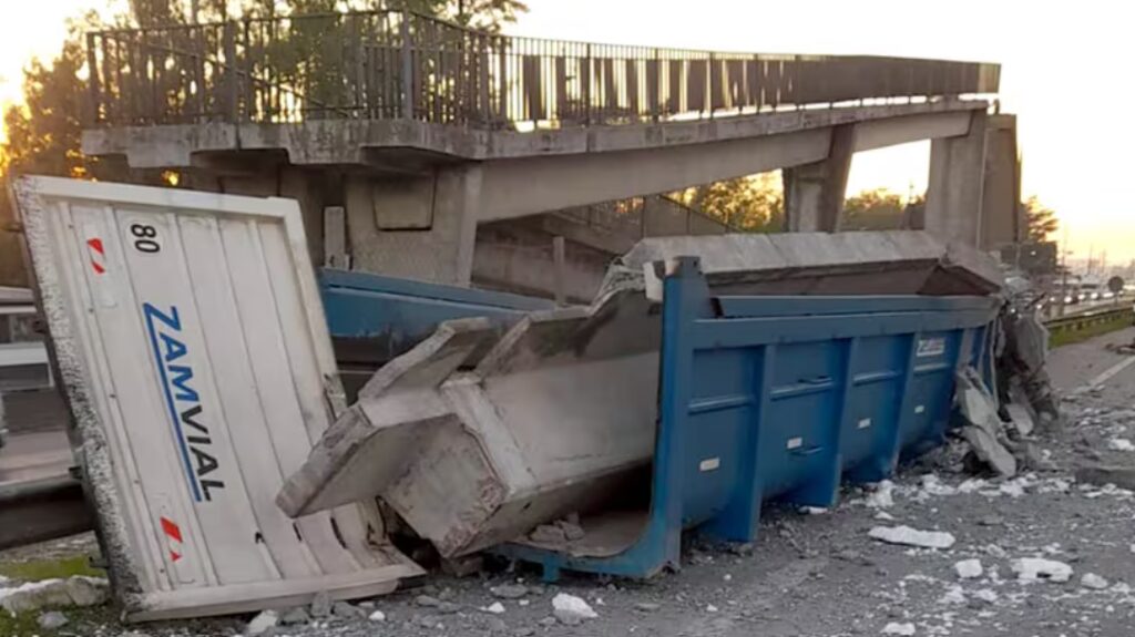 Pilar, puente peatonal