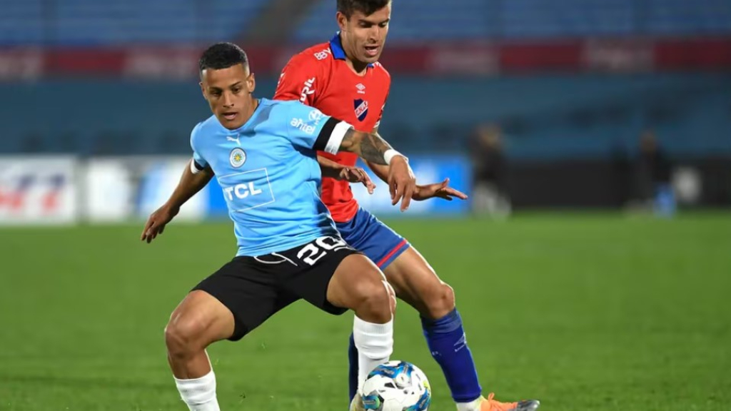 Marcelo Bielsa ya convocó a Tiago Palacios para la Selección Sub 23 de Uruguay.