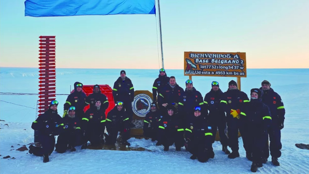 La dotación argentina de la base Belgrano II de la Antártida Argentina.