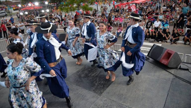 Festejos por el 25 de Mayo en Tigre: cómo será la peña folclórica a cielo abierto y junto al río con entrada gratuita