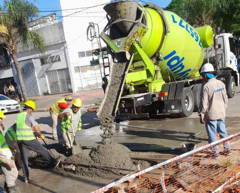 🔴 RESISTENCIA | Tras finalizar la reparación de conductos de agua potable y del sistema cloacal, Sameep ejecutó trabajos sobre baches existentes