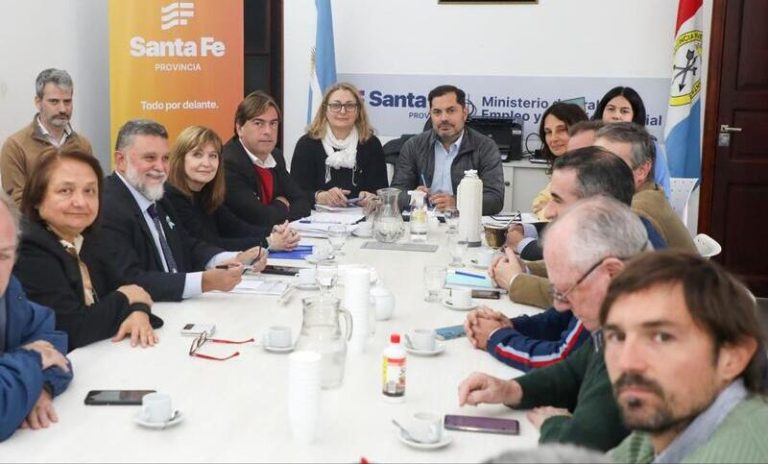 El Gobierno provincial le hizo la misma oferta salarial a los trabajadores de la salud que a los docentes