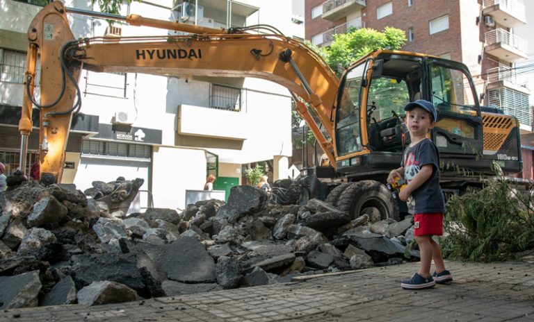 Repavimentación: comenzó la reconstrucción de Alvear entre Santa Fe y Catamarca