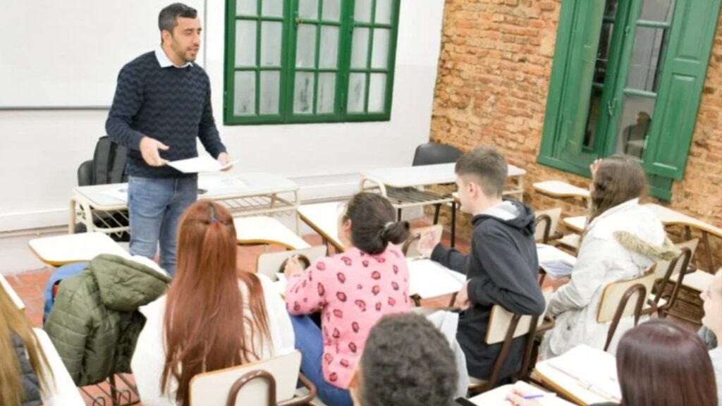 Ituzaingó, Centro Universitario, Curso de Ingreso